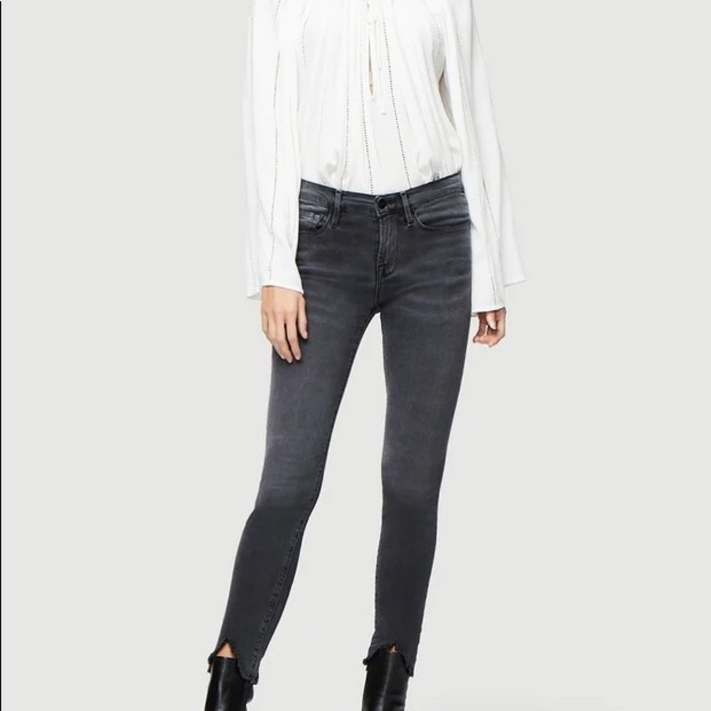 FRAME Le Skinny De Jeanne Crop Double Triangle Raw Hem in Tull - Size 28